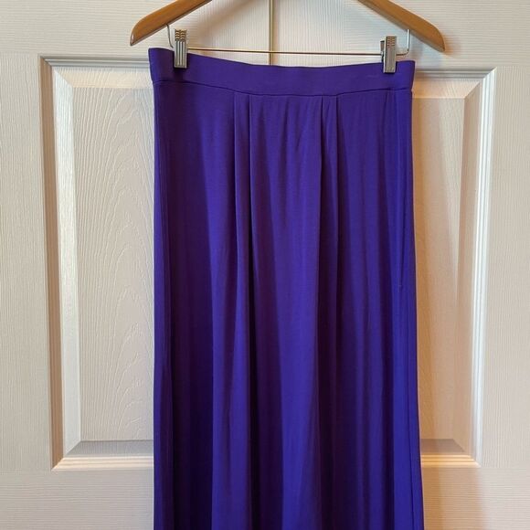PURPLE MAXI SKIRT WITH ELASTIC WAIST SIZE LARGE - Picture 2 of 5